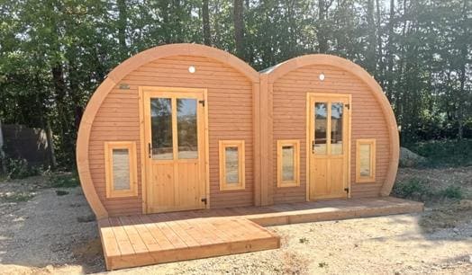 Logements insolites pour camping et gîtes. Space Wood propose une large gamme d'hébergements en bois.