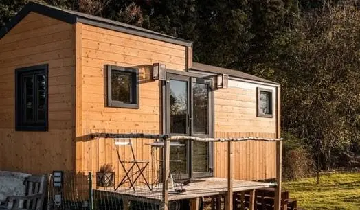 Space Wood vous présente ses tiny-houses en bois ! Ces habitations insolites sont idéales pour les aventuriers.